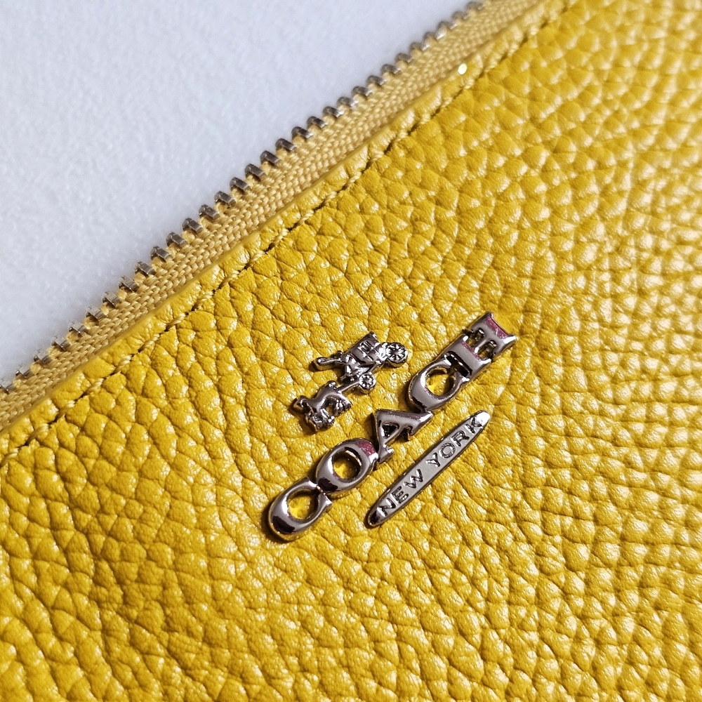 Vintage NWT Coach Shearling Small Wristlet in Banana Yellow With Pom Pom - Picture 6 of 16